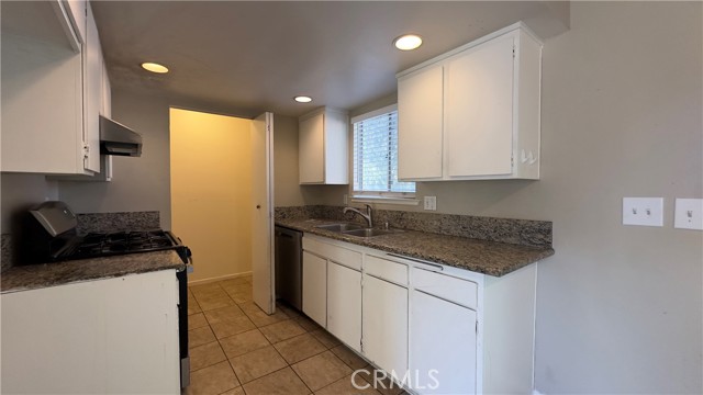 Detail Gallery Image 5 of 27 For 3469 Columbia, Riverside,  CA 92501 - 3 Beds | 1/1 Baths