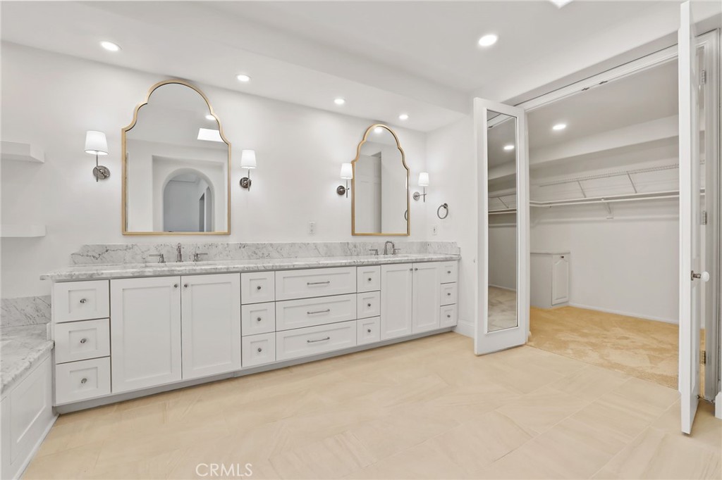 https://media.crmls.org/medias/48f0351d-5ab6-4fbf-879f-6b353ab44e6c.jpg?preset=X-Large