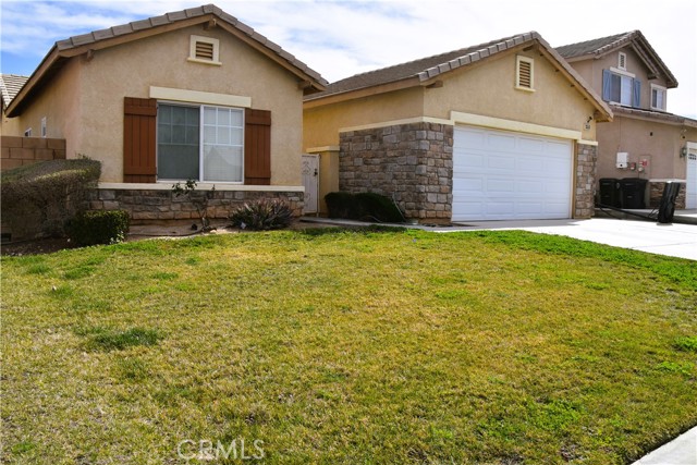 Detail Gallery Image 1 of 1 For 13513 Fullerton Ln, Victorville,  CA 92392 - 4 Beds | 3 Baths