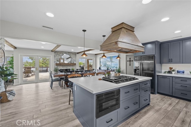 19151 Diplomat Avenue, Corona CA: https://media.crmls.org/medias/48f0ce87-2d13-4997-852b-90b2b4306137.jpg
