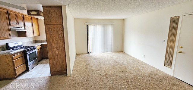 Detail Gallery Image 3 of 9 For 18085 Sundowner Way, Canyon Country,  CA 91387 - 2 Beds | 2 Baths