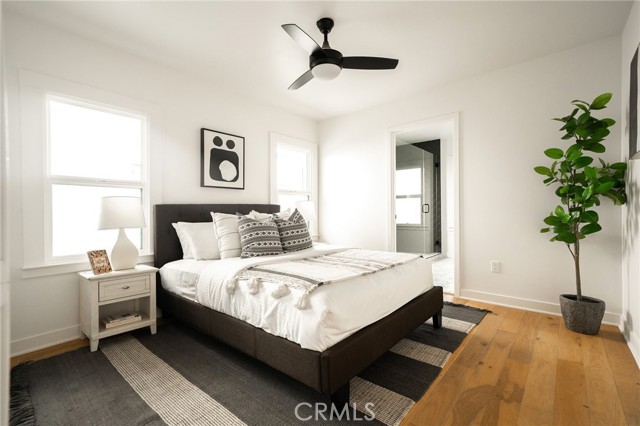 2342 S Cochran Avenue, Los Angeles CA: https://media.crmls.org/medias/48f226ba-c264-4630-b7e6-77109e977570.jpg
