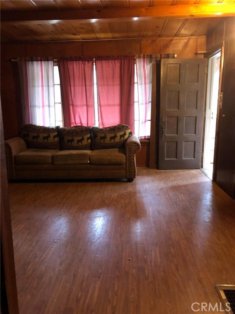 23792 Springwater, Crestline, CA 92325
