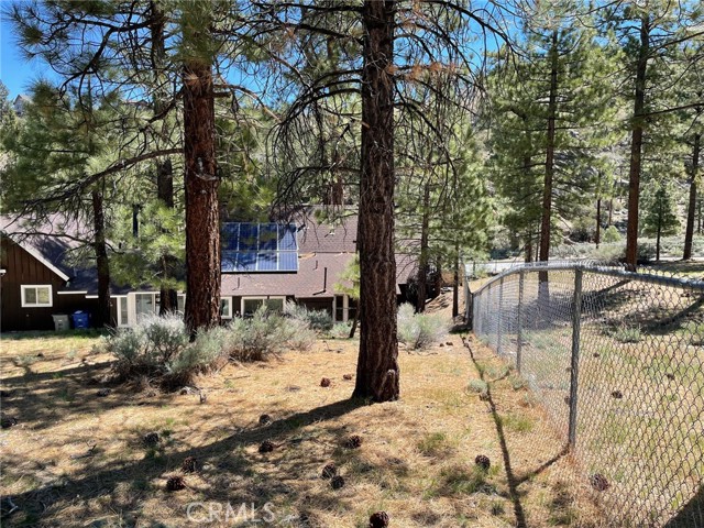 Detail Gallery Image 6 of 29 For 320 Starvation Flats Rd, Big Bear Lake,  CA 92315 - 4 Beds | 2 Baths