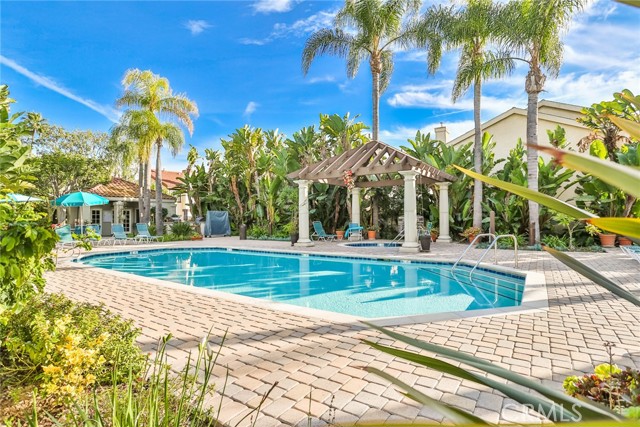 4752 Tiara Drive, Huntington Beach CA: https://media.crmls.org/medias/48f55c21-b8c8-4cfa-8a92-2e62162a0ff3.jpg