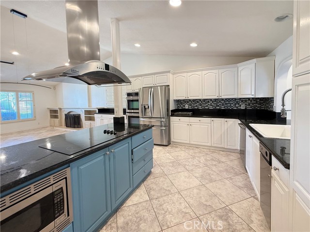 Detail Gallery Image 8 of 31 For 2123 Earnshaw Dr, Placentia,  CA 92870 - 4 Beds | 2 Baths