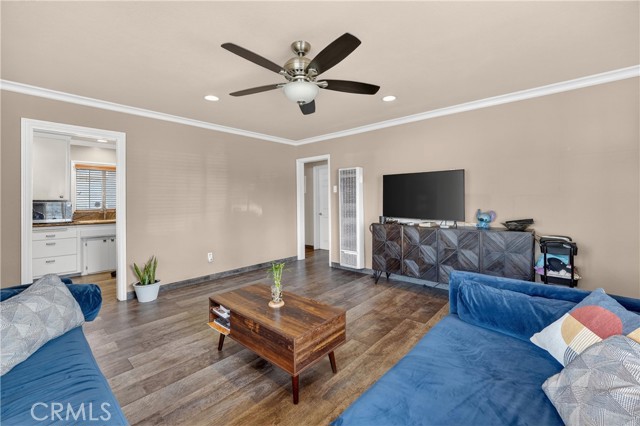 Detail Gallery Image 10 of 37 For 4049 Martin Luther King Jr, Lynwood,  CA 90262 - 3 Beds | 2 Baths