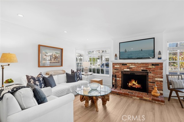 Detail Gallery Image 7 of 40 For 117 Amethyst Ave, Newport Beach,  CA 92662 - 3 Beds | 2 Baths