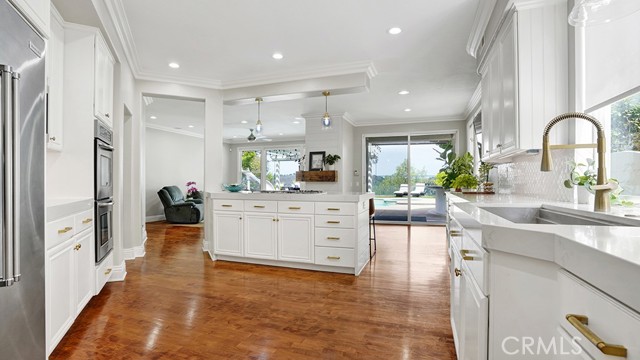 33 Segada, Rancho Santa Margarita CA: https://media.crmls.org/medias/48f7a5ad-7db9-4842-b601-e4e11ac2eb9d.jpg