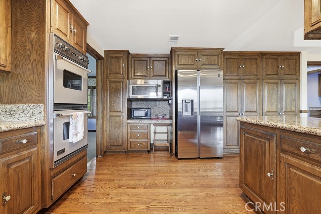 Detail Gallery Image 14 of 46 For 24300 Sylvan Glen, Calabasas,  CA 91302 - 5 Beds | 3 Baths