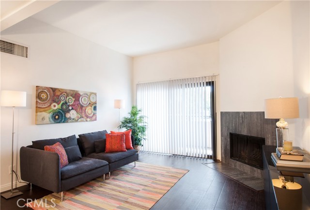 8300 Manitoba Street, Playa del Rey CA: https://media.crmls.org/medias/48f866b0-5d66-4749-9254-718e917ce9c0.jpg