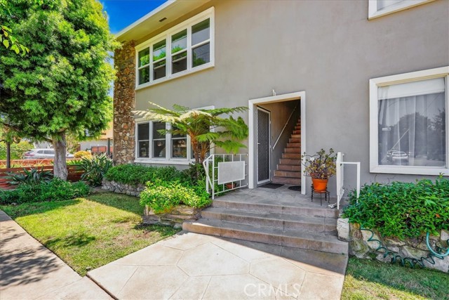 Detail Gallery Image 1 of 24 For 3042 E 3rd St #3,  Long Beach,  CA 90814 - 1 Beds | 1 Baths