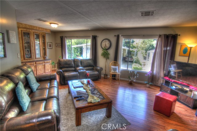 Detail Gallery Image 5 of 16 For 23277 Mulholland Hwy #5,  Calabasas,  CA 91302 - 3 Beds | 2 Baths