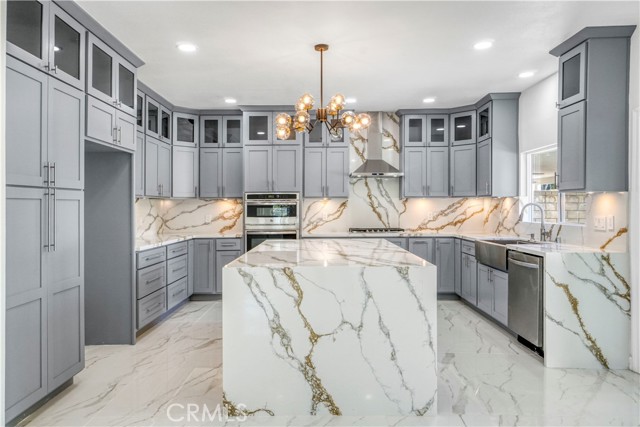 9455 Brandon Court, Northridge CA: https://media.crmls.org/medias/48fa048d-d77a-421c-ad9c-c23d9307f899.jpg