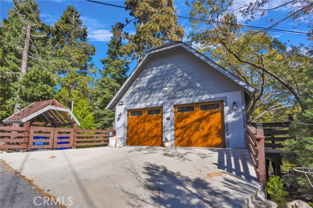 915 Trinity, Lake Arrowhead, CA 92352