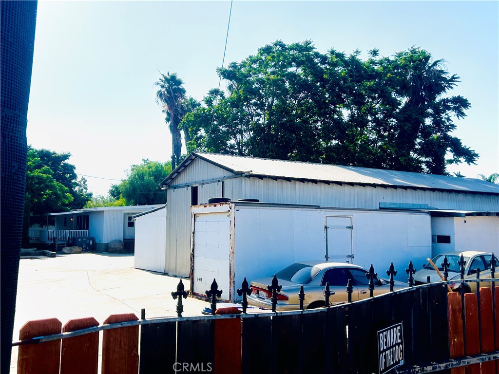 https://media.crmls.org/medias/48fadf64-85c5-4015-8df0-4b88c85a8bc0.jpg?preset=X-Large