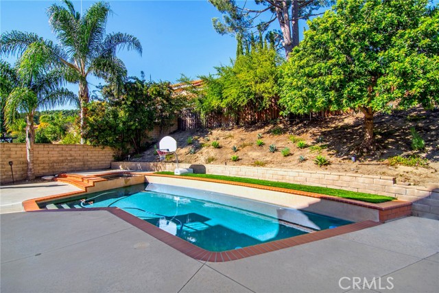 Detail Gallery Image 37 of 41 For 951 Firestone Cir, Simi Valley,  CA 93065 - 4 Beds | 3 Baths