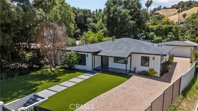 4825 San Feliciano Drive, Woodland Hills CA: https://media.crmls.org/medias/48fbb584-dceb-464d-8076-d55923316929.jpg