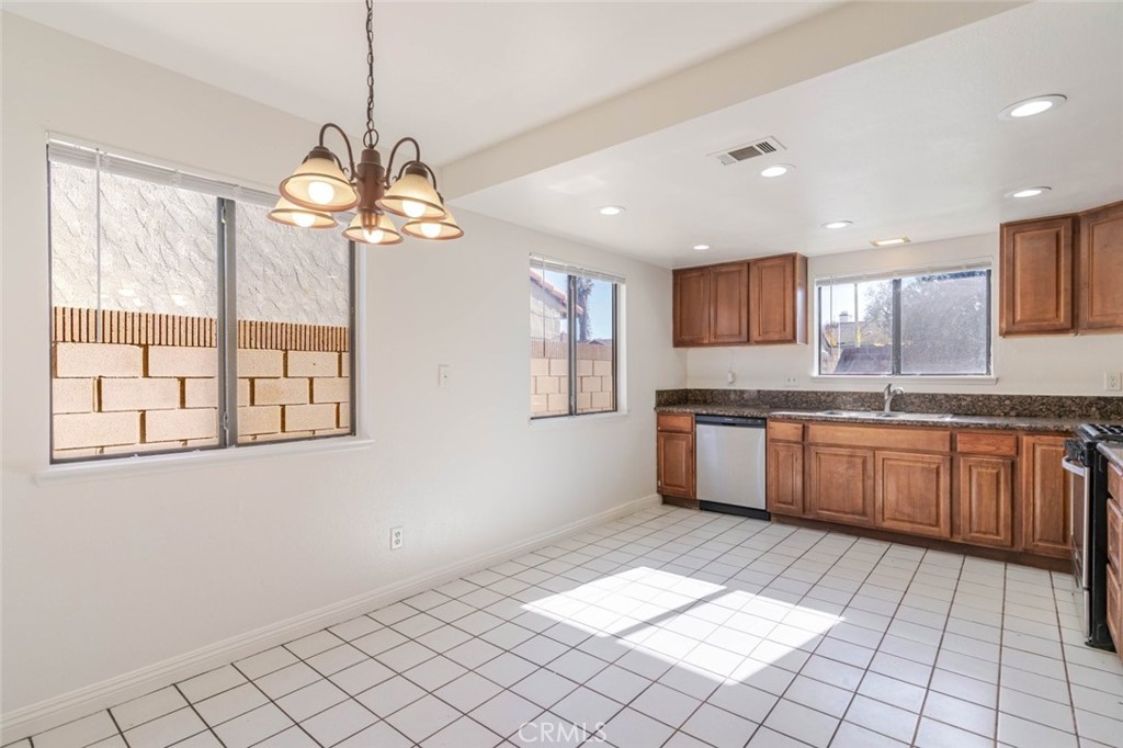 MLS #SR25272510 image #6