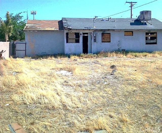 1918 Barstow Road, Mojave CA: https://media.crmls.org/medias/48fd0b6e-f081-4199-bd57-b5f35e8e6ada.jpg
