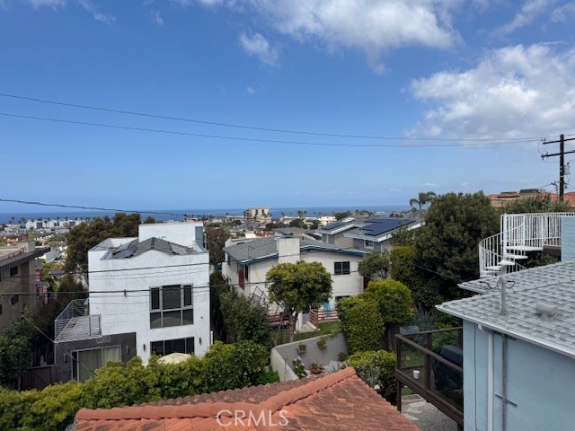 Detail Gallery Image 4 of 4 For 537 S Helberta Ave, Redondo Beach,  CA 90277 - 2 Beds | 1 Baths