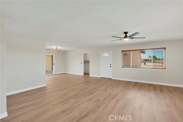 Detail Gallery Image 5 of 43 For 14499 Mirada Pl, Apple Valley,  CA 92307 - 4 Beds | 2 Baths