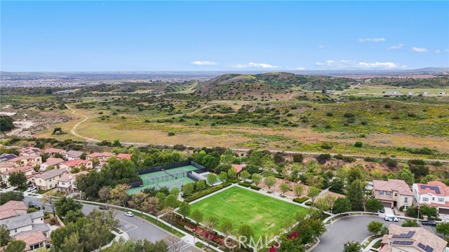 61 Fuchsia, Lake Forest CA: https://media.crmls.org/medias/48fe7706-9250-4633-bdd6-98eece163799.jpg