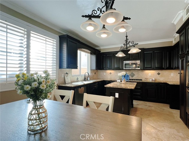 4717 Torrey Pines Drive, Chino Hills CA: https://media.crmls.org/medias/48feafc7-f294-4a37-9d5b-97b25d8484b3.jpg