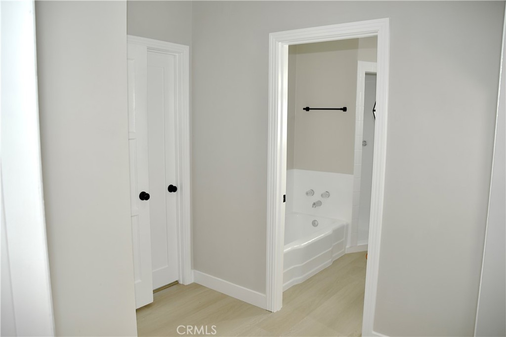 https://media.crmls.org/medias/48feb5a8-5d6c-4430-9ae8-24061ca6fcb8.jpg?preset=X-Large