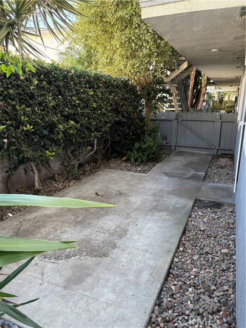 Detail Gallery Image 4 of 24 For 24311 Santa Clara Ave #1,  Dana Point,  CA 92629 - 2 Beds | 1/1 Baths