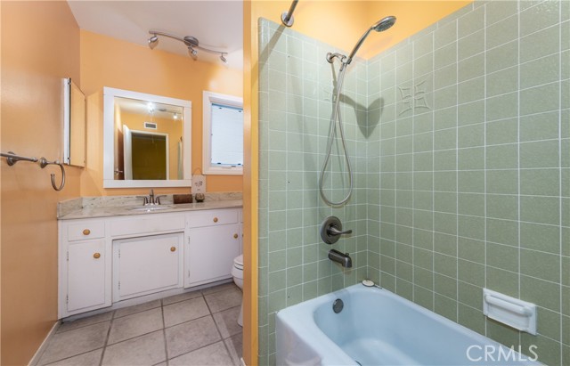 Detail Gallery Image 26 of 38 For 645 Alta Loma Dr, Redlands,  CA 92373 - 4 Beds | 2 Baths