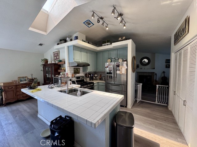 Detail Gallery Image 10 of 29 For 27196 Rainbow Creek Dr, Temecula,  CA 92591 - 3 Beds | 2 Baths