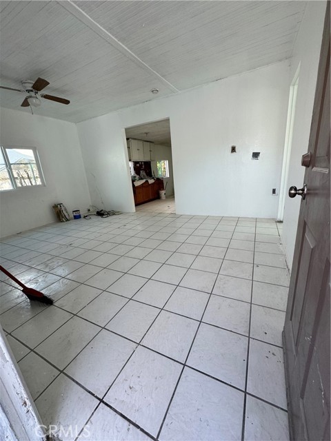 7809 Troost Avenue, North Hollywood CA: https://media.crmls.org/medias/4902058f-6045-4875-887d-6812800a8105.jpg