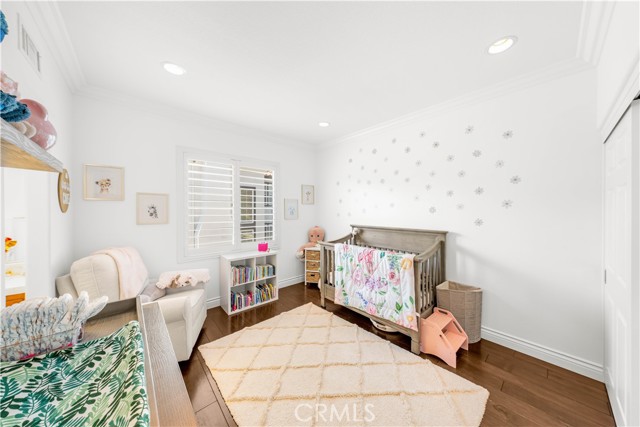 1040 S Summer Breeze Lane, Anaheim CA: https://media.crmls.org/medias/490292d6-685c-4b9f-a61f-3fd05e2a8bff.jpg