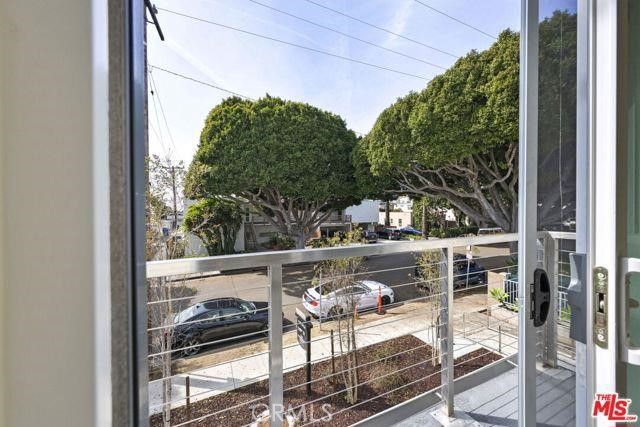 1541 Franklin Street #3