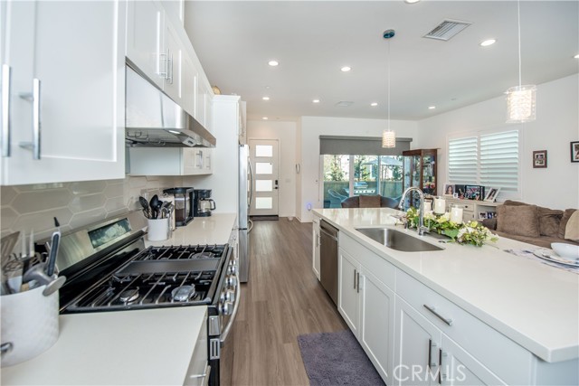 Detail Gallery Image 10 of 45 For 4460 S Forsyth Paseo, Ontario,  CA 91762 - 3 Beds | 2/1 Baths