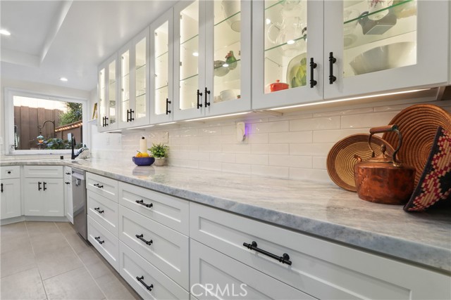 Detail Gallery Image 8 of 30 For 2104 Mount Shasta, San Pedro,  CA 90732 - 4 Beds | 3 Baths