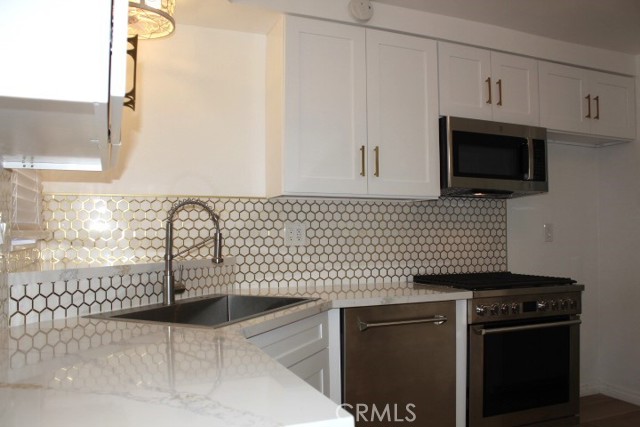 Detail Gallery Image 6 of 27 For 1671 W Cindy Ln #B,  Anaheim,  CA 92802 - 2 Beds | 2 Baths