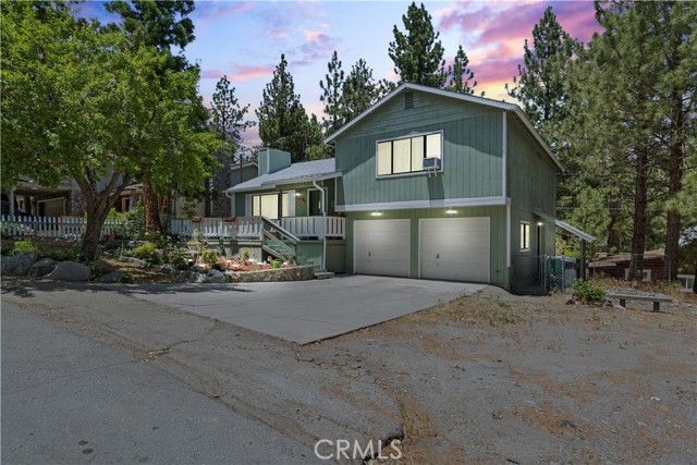 1876 Sparrow Road, Wrightwood CA: https://media.crmls.org/medias/49048123-362a-425b-bf40-9098132f6454.jpg