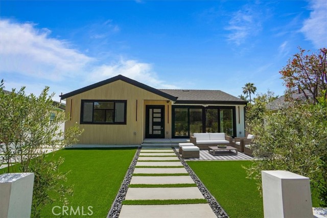 Detail Gallery Image 1 of 42 For 14146 Hortense St, Sherman Oaks,  CA 91423 - 6 Beds | 4 Baths