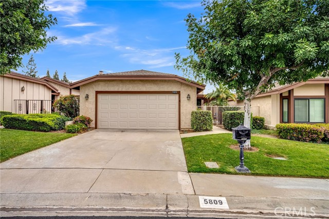 Detail Gallery Image 1 of 32 For 5809 Maybrook Cir, Riverside,  CA 92506 - 2 Beds | 2 Baths