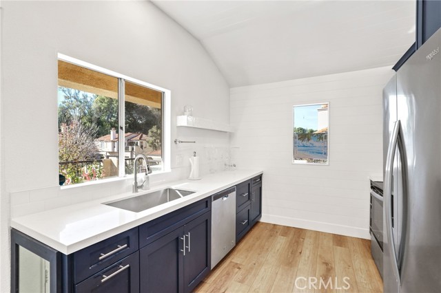 Detail Gallery Image 11 of 35 For 114 Corsica Dr, Newport Beach,  CA 92660 - 2 Beds | 1/1 Baths