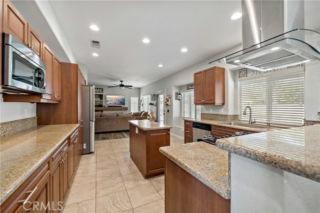 Detail Gallery Image 15 of 55 For 39802 De Vendome Ct, Murrieta,  CA 92563 - 8 Beds | 4 Baths