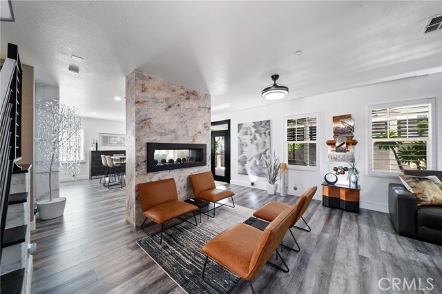 15583 N Peak Lane, Fontana CA: https://media.crmls.org/medias/49053dcf-2475-4e10-8a79-fc483e779f8f.jpg