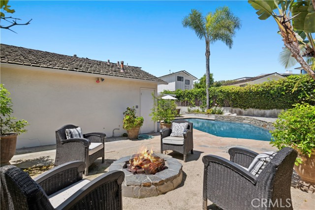Detail Gallery Image 17 of 21 For 540 De Anza Dr, Corona Del Mar,  CA 92625 - 4 Beds | 3/1 Baths