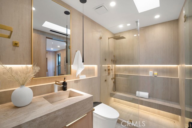 Detail Gallery Image 31 of 63 For 11107 Kling St, North Hollywood,  CA 91602 - 4 Beds | 4 Baths