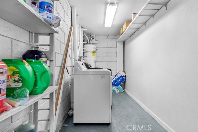 8801 Cedros Avenue, Panorama City CA: https://media.crmls.org/medias/49075774-d773-4958-9f8f-1b90b733566a.jpg