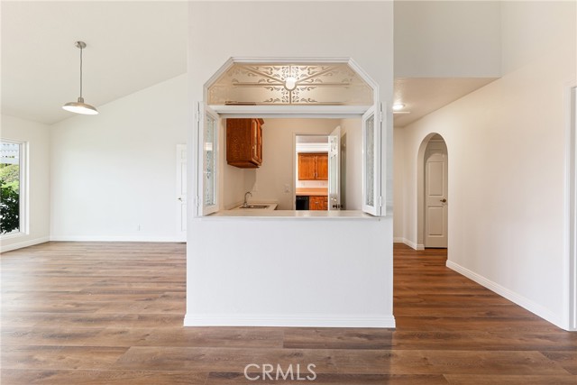 614 S Pathfinder Trail, Anaheim Hills CA: https://media.crmls.org/medias/490783b7-816c-4f0c-9d9e-baabca100964.jpg