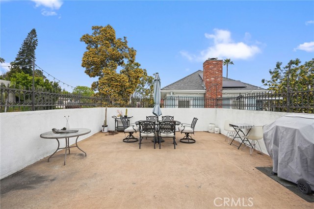 1860 Winona Boulevard, Los Angeles CA: https://media.crmls.org/medias/4907b441-4c93-4c92-8b85-1f643bc42635.jpg