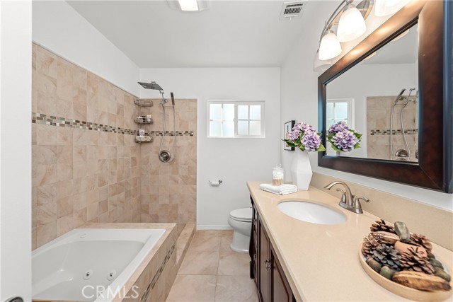 Detail Gallery Image 13 of 33 For 4892 Reforma Rd, Woodland Hills,  CA 91364 - 3 Beds | 2 Baths